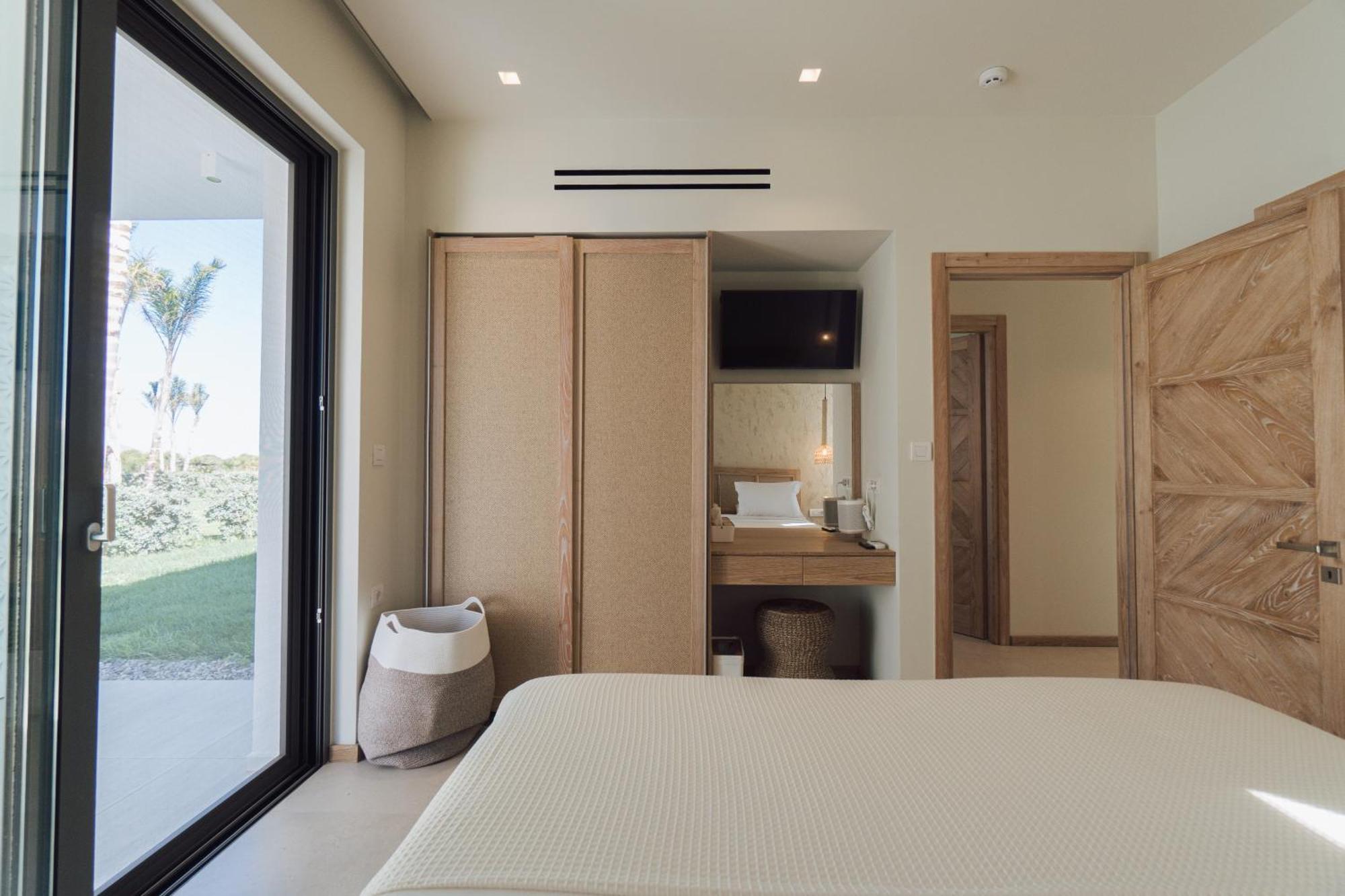 Taf Beach Villas With Tesla Tigkaki  Room photo